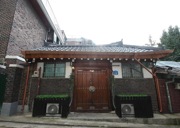 Icos Guesthouse 1 - Female Only