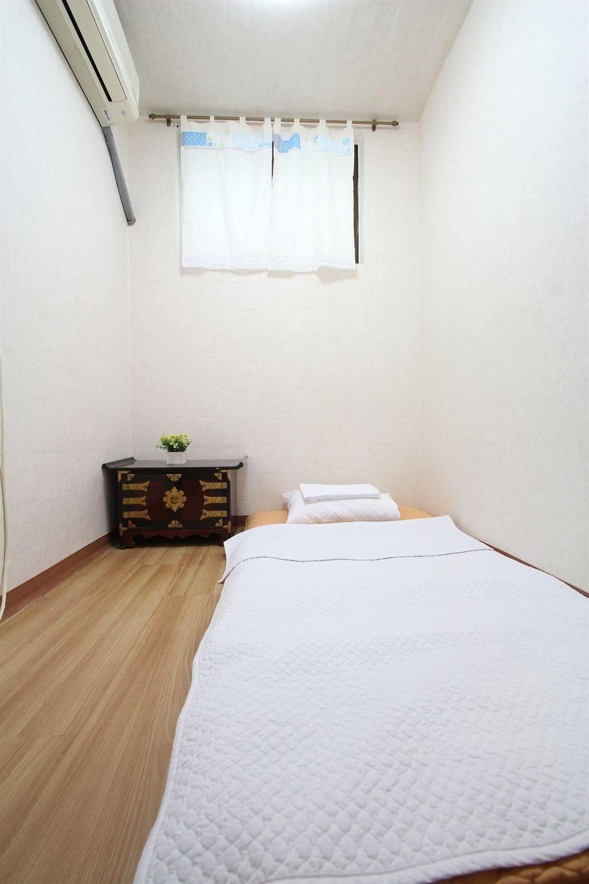 Icos 1 - Female Only Rumah tetamu 2*